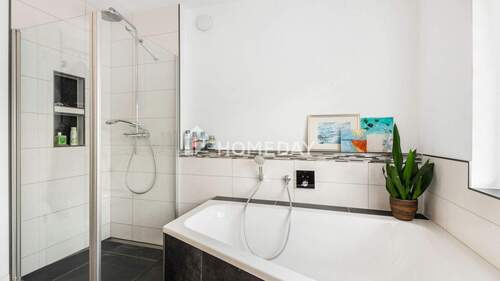 1. OG Badezimmer 2 - 