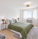 Helles und großes Schlafzimmer - 