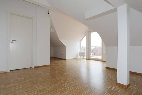Schlafzimmer mit Balkon - 