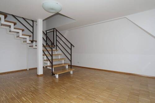 Raum Eingangsbereich 1. DG - 2 Zimmer Etagenwohnung zur Miete in Bönnigheim