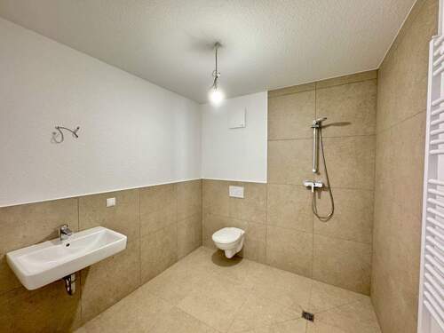 Badezimmer - Etagenwohnung mit 94,10 m² in Kaiserslautern zur Miete