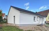 ansicht-6.jpg - Neuwertiger Bungalow in Abenberg - Wärmepumpe, Fußbodenheizung, Ausbaupotenzial