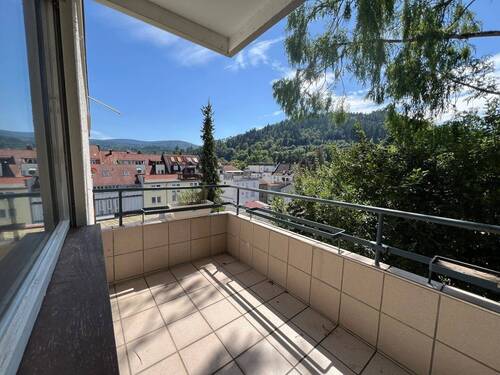 Balkon mit Aussicht.jpg - Baden-Baden, Lichtental, Maximilianstr. mit herrlicher Aussicht.