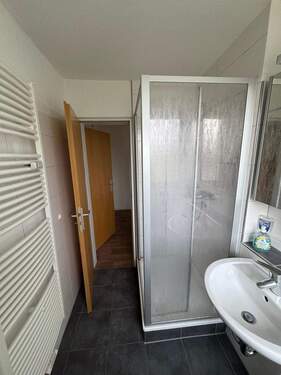 2. Bild Badezimmer.JPEG - 