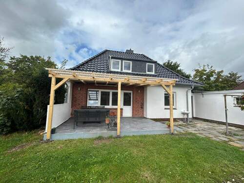 Außenansicht hinten - 5 Zimmer Mehrfamilienhaus, Wohnhaus in Brake