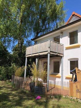 links vom Eingang - 3 Zimmer Etagenwohnung zum Kaufen in Kiel-Friedrichsort