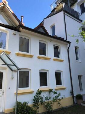 rechts vom Eingang - 3 Zimmer Etagenwohnung in Kiel-Friedrichsort