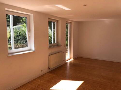 Wohnzimmer mit Terrassentür - 