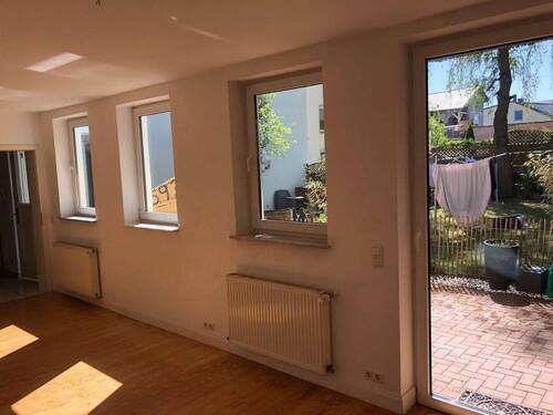 Wohnzimmer, Blick nach draußen - 