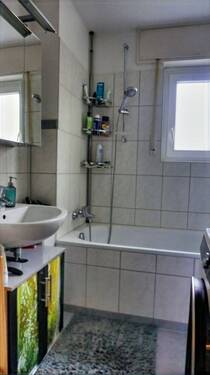 Das Tageslichtbad mit Wanne - 