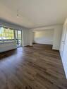 Wohn-Essbereich mit Balkon - Etagenwohnung mit 98,00 m&sup2; in Grömitz zur Miete