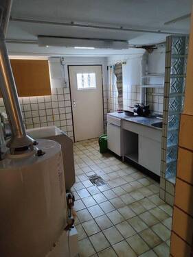 Keller-Heizung-Dusche-Ausgang - 