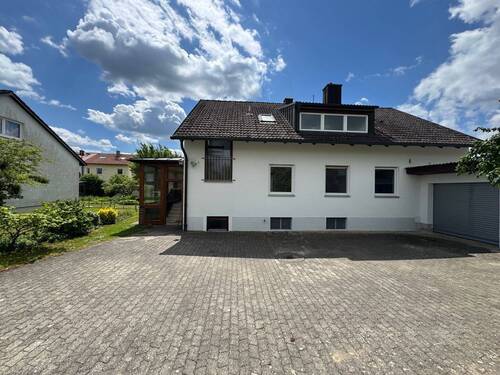 Außenansicht - Mehrfamilienhaus, Wohnhaus zum Kaufen in Großberghofen