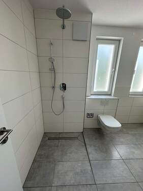 Bad - 4 Zimmer Etagenwohnung zum Kaufen in Herrenberg-Oberjesingen