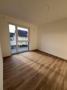 Schlafzimmer - 2 Zimmer Etagenwohnung zur Miete in Stockstadt am Main