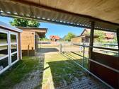 Reitplatz / Pferdestall - 