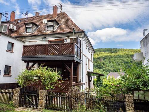 Hinterseite - 9 Zimmer Mehrfamilienhaus, Wohnhaus in Saarbrücken