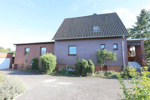 Außenansicht - Mehrfamilienhaus, Wohnhaus mit 150,00 m² in Gifhorn zum Kaufen