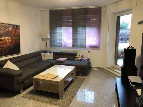 Wohnzimmer - Frechen, zentrale attraktive ETW, 3 Zimmer, EG, ca. 67,79 m², Sonnenterrasse, Gartenmitbenutzung, TG-Platz
