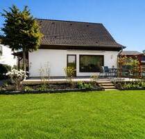 Freistehendes Einfamilienhaus mit Terrasse und Garten in Rudow, Berlin
