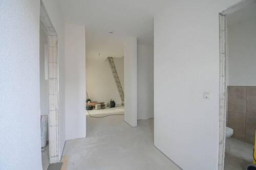 Diele / Flur - 4 Zimmer Mehrfamilienhaus, Wohnhaus in Edewecht