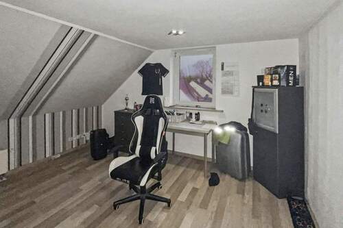 Schlafbereich + Lernbereich DG - 