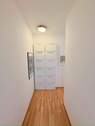 Schuhschrank in der Garderobe - 
