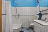 Badezimmer, weitere Ansicht - 