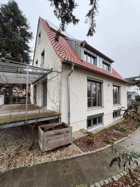 Aussenansicht Süd-West.jpeg - Einfamilienhaus mit großzügigem Garten und hochwertiger Saniert