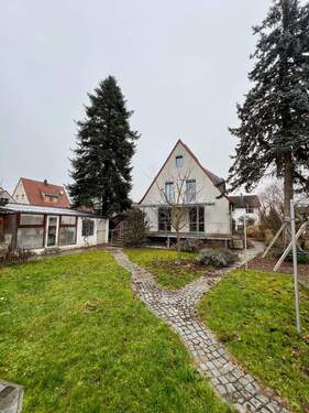 Gartenseite.jpeg - 1 Zimmer Einfamilienhaus zum Kaufen in Lauf an der Pegnitz