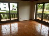 Wohnzimmer mit Balkon - 
