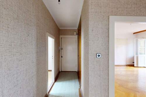 Eingang, rechts Wohnzimmer - 