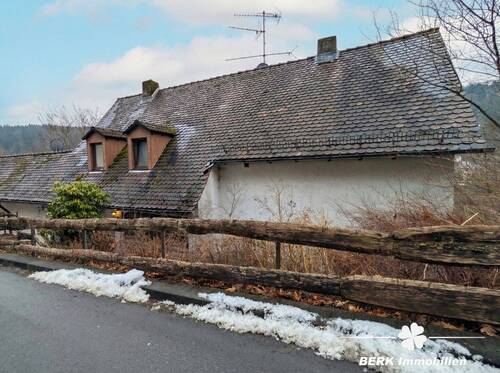 Außenansicht - 8 Zimmer Mehrfamilienhaus, Wohnhaus zum Kaufen in Heigenbrücken