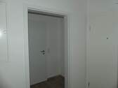 Abstellbereich vor dem Bad - 