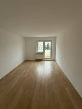 PHOTO-2025-11-10-15-20-44_2 - Etagenwohnung mit 63,70 m² in Chemnitz zur Miete