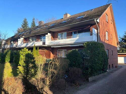 Hausansicht - Ausgezeichnete 3-Zimmer Parterrewohnung mit perfektem Zuschnitt in ruhiger Sackgassenlage von Sasel!