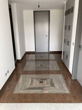 Eingangsdiele mit Granitboden - 