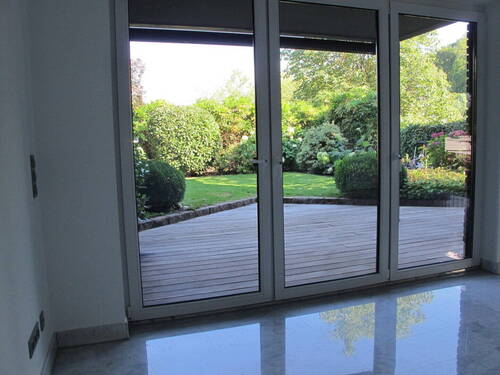 Wohnzimmer / Terrasse - Wohnen in Hemers Bestlage - ruhige, lichtdurchflutete EG-Wohnung mit Terrasse im besonderen Garten