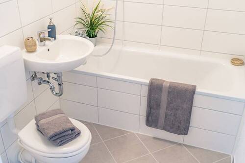 Bad Vergleichswohnung - 1 Zimmer Etagenwohnung in Chemnitz