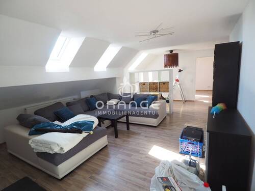 Wohnzimmer - 3 Zimmer Etagenwohnung in Holzheim