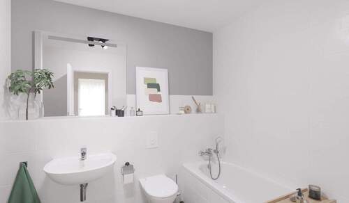 Modern gefliestes Bad mit bodengleicher Dusche und Badewanne - 2 Zimmer Etagenwohnung in Schönefeld