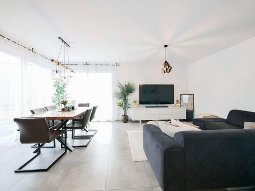 Wohn- und Esszimmer - 