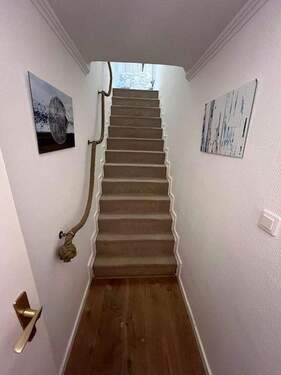Treppe zum UG, - 