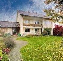 Ansprechendes Zweifamilienhaus mit Einliegerwohnung und großem Garten in Bestlage - Singen