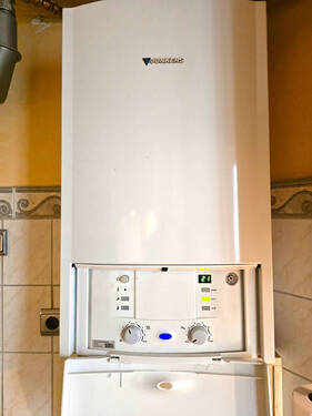 Neuwertige Gastherme - 