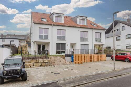Hausansicht Nord - 3 Zimmer Etagenwohnung zum Kaufen in Würzburg