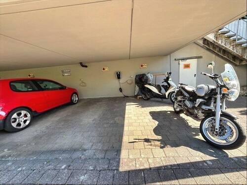 Doppelparker mit Wallbox - 