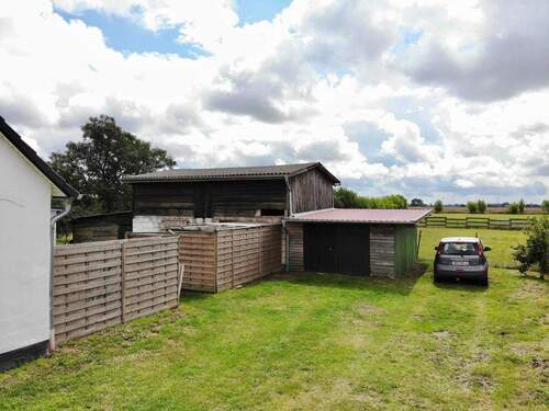 Ansicht Garage und Stallungen - 