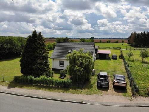 Ansicht Straße - 4 Zimmer Einfamilienhaus zum Kaufen in Stolpe / Dersewitz