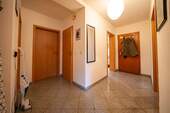 Flur - 4 Zimmer Etagenwohnung in Übach-Palenberg